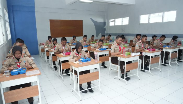 Langkah Nyata Dukung Program Pemerintah, Lanud Iswahjudi Gelar Uji Coba Makan Siang Bergizi Bagi Pelajar