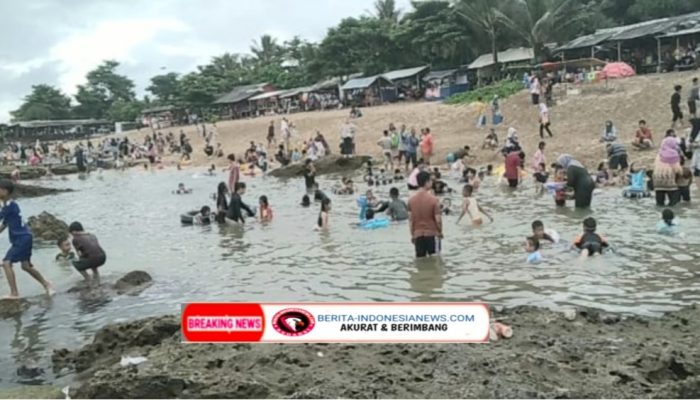Pasput Pantai Munggil Di Padati Wisatawan Saat Hari Raya ldul Fitri