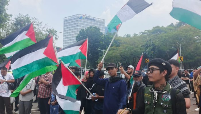 Ratusan Aktivis Gelar Aksi di Kedubes AS, Tolak Solusi Dua Negara Dan Kutuk Genosida Gaza
