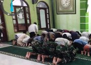 Nuansa Ramadan, Satgas TMMD Shalat Tarawih Bersama di Masjid Baitul Rahim