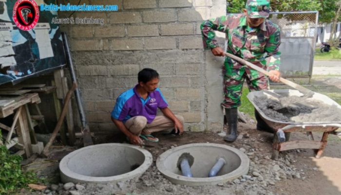 Babinsa Sumberboto Bantu Warga Bangun MCK, Wujud Kepedulian dan Kebersamaan