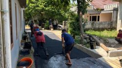 Pemdes Tonjong Pakai Dana Desa Lakukan Pengaspalan Jalan di Kampung Duri, Tingkatkan Mobilitas Warga