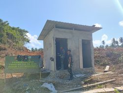 Pekerjaan MCK Masjid Desa Polewali Masuki Tahap Pengaplasan dan Pemasangan Keramik Lantai