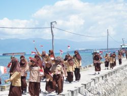 Siswa-Siswi Antusias Sambut Kunjungan Tim Wasev TMMD Ke-129 di Kepulauan Umbele