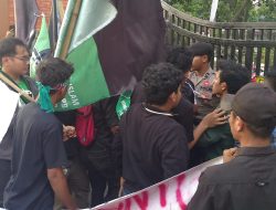 HMI Cabang Bogor Gelar Aksi Tuntut Usut Tuntas Dugaan Korupsi Upah Pungut dan Pengadaan Barang